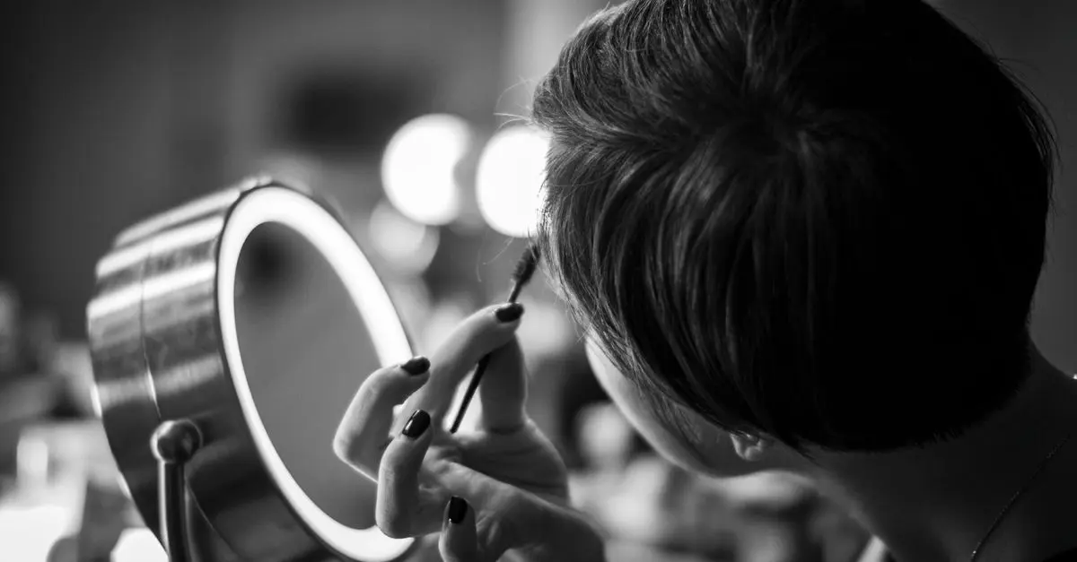 Comparatif des meilleurs miroirs de maquillage connectés